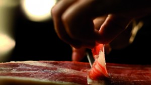 Cortando jamón